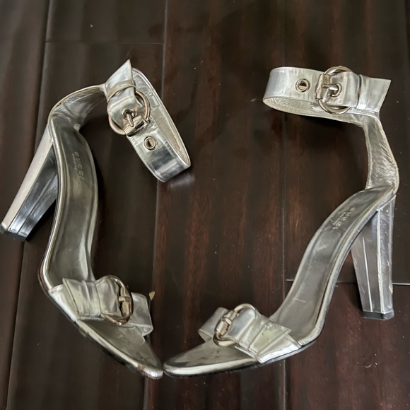 Gucci Silver Mirrored Ankle Strap Sandal - Picture 1 of 6